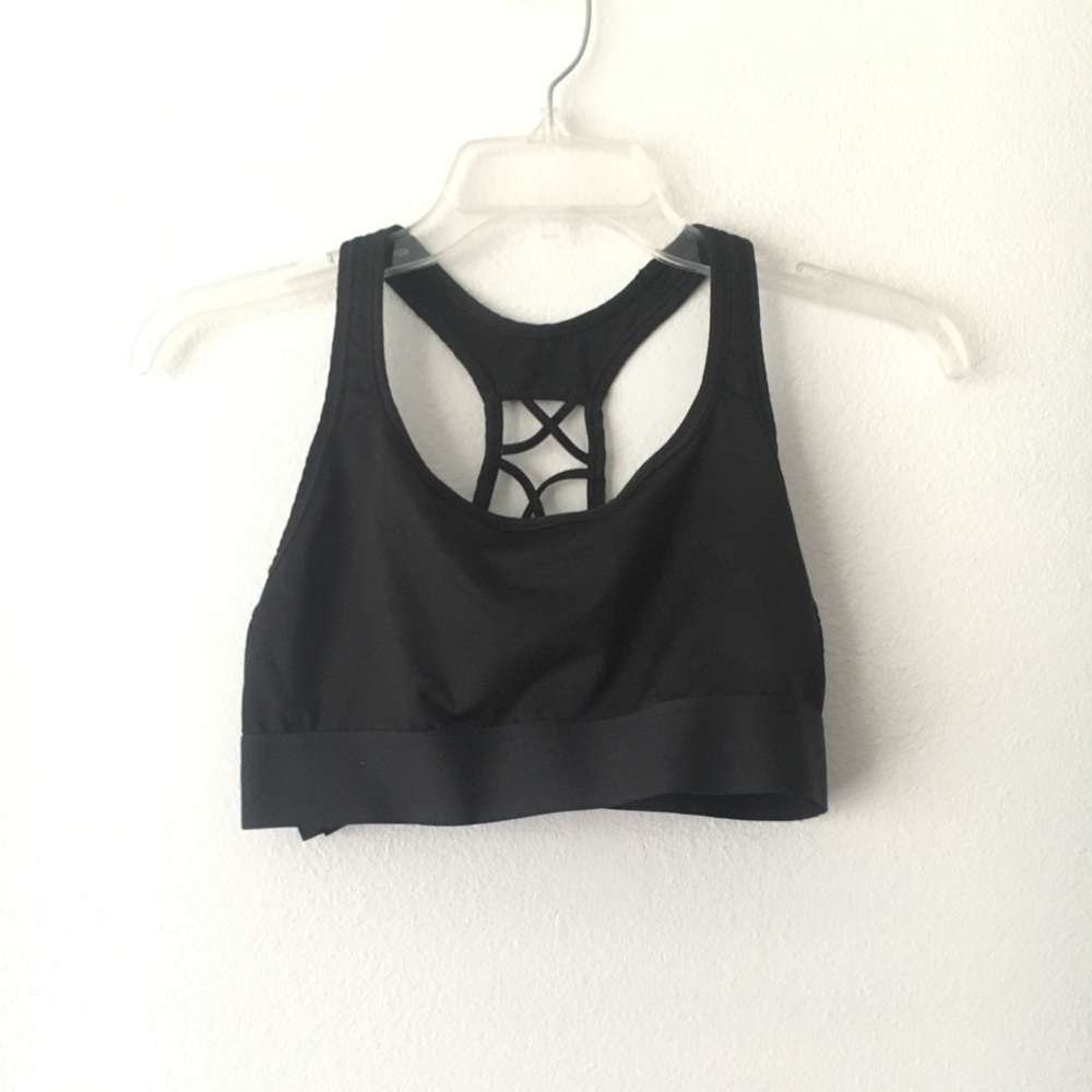 Victoria’s Secret strappy sports bra! Size small
